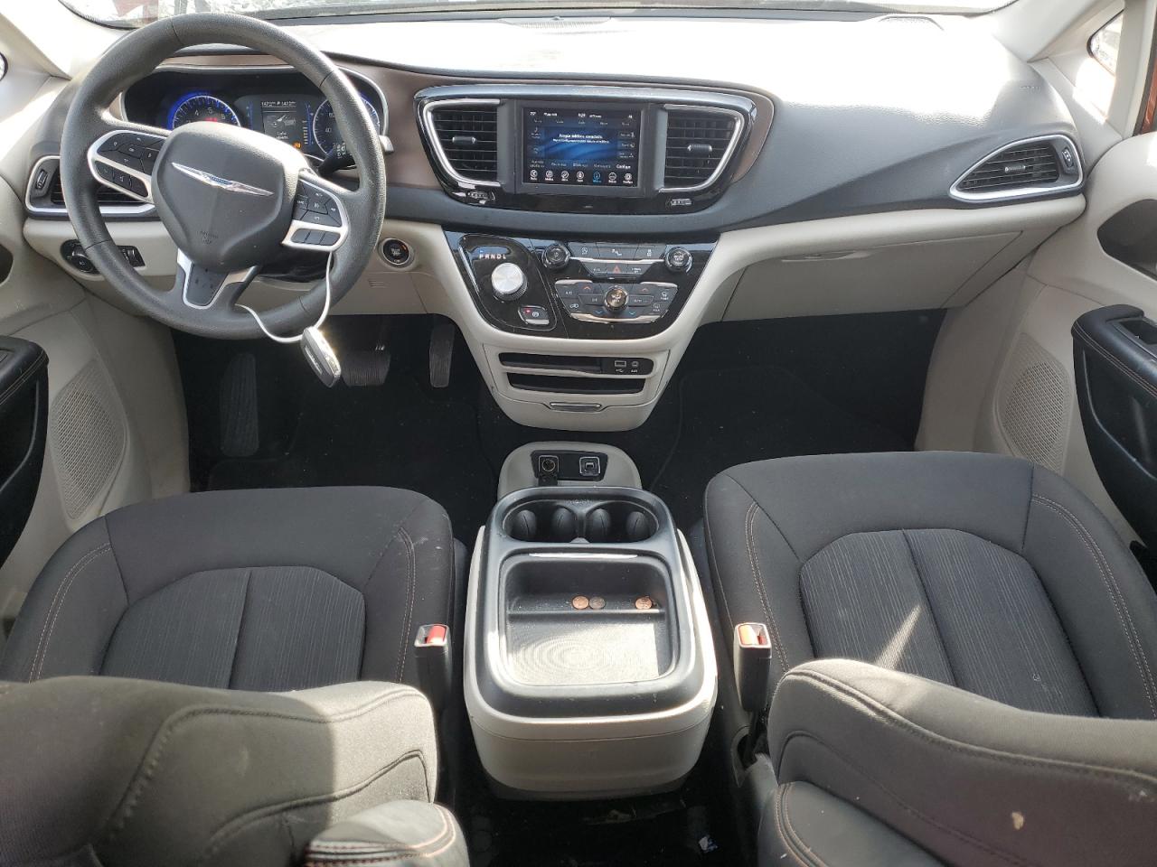 2018 Chrysler Pacifica - Image 8