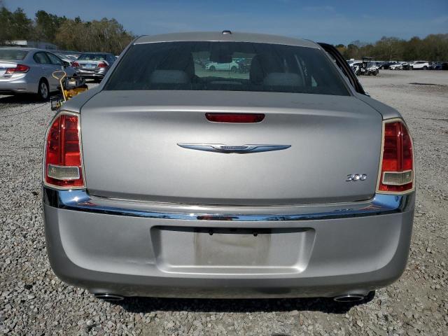  CHRYSLER 300 2012 Srebrny