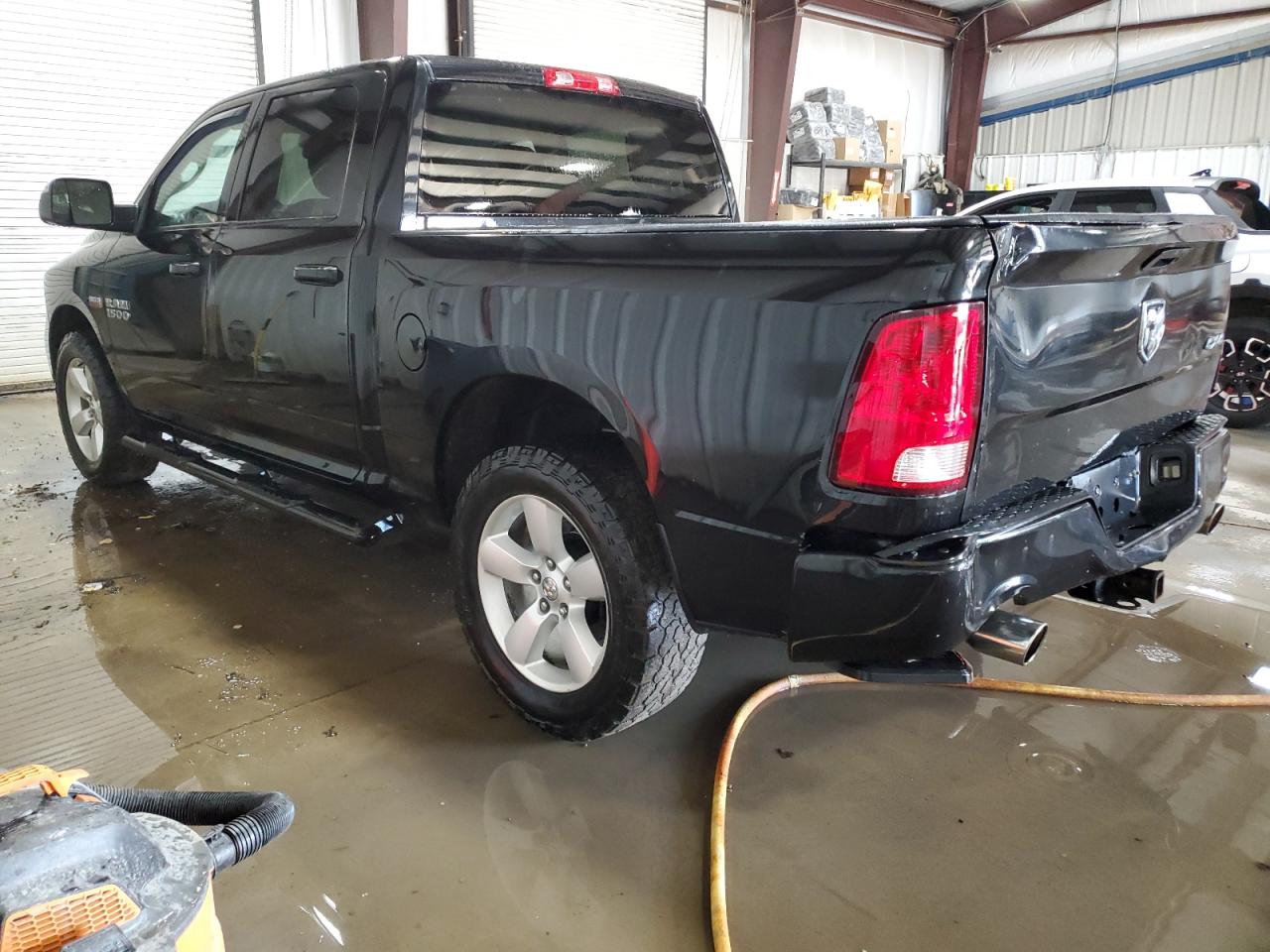 2016 RAM 1500 - Image 2