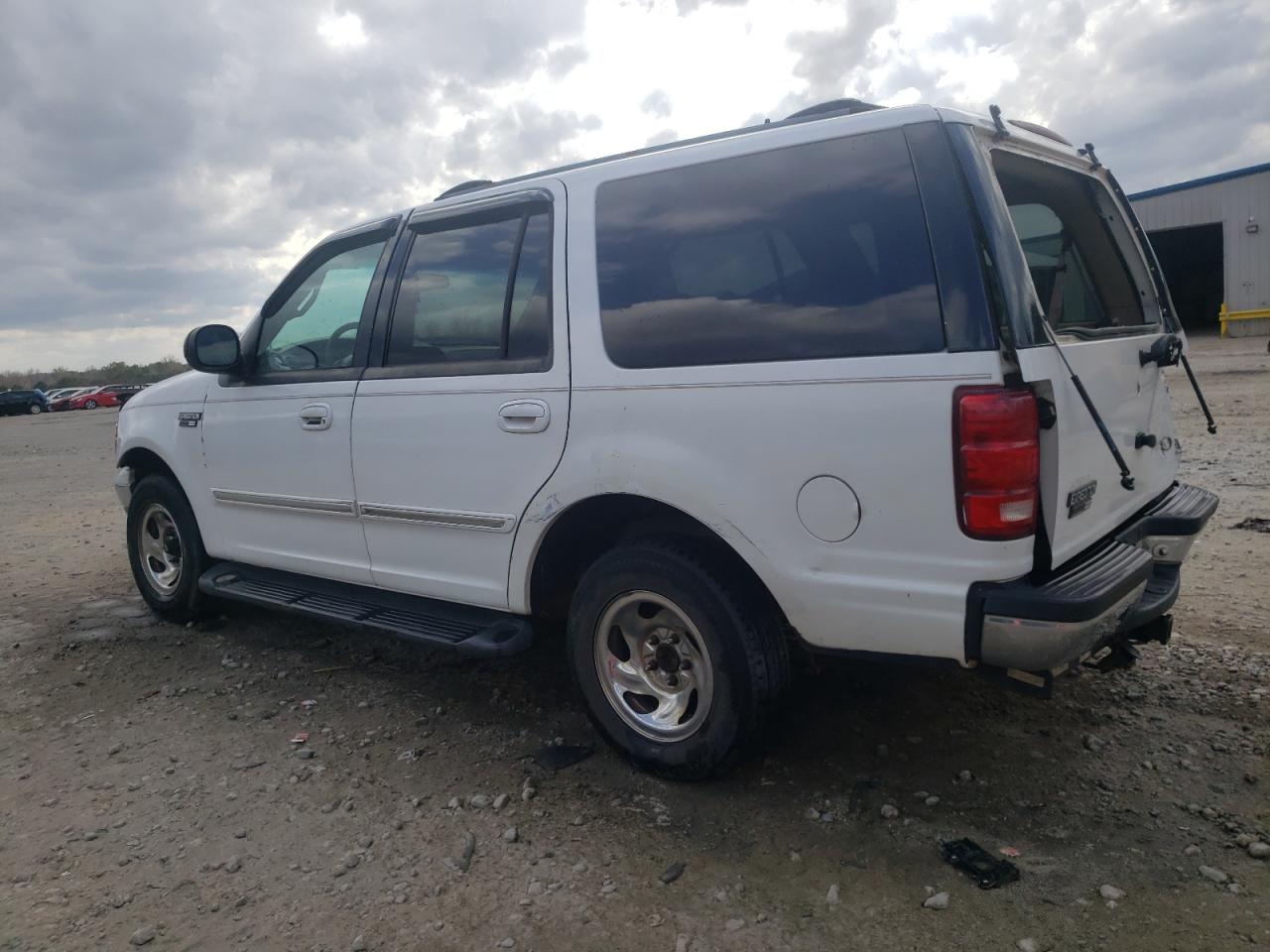 2000 Ford Expedition - Image 2