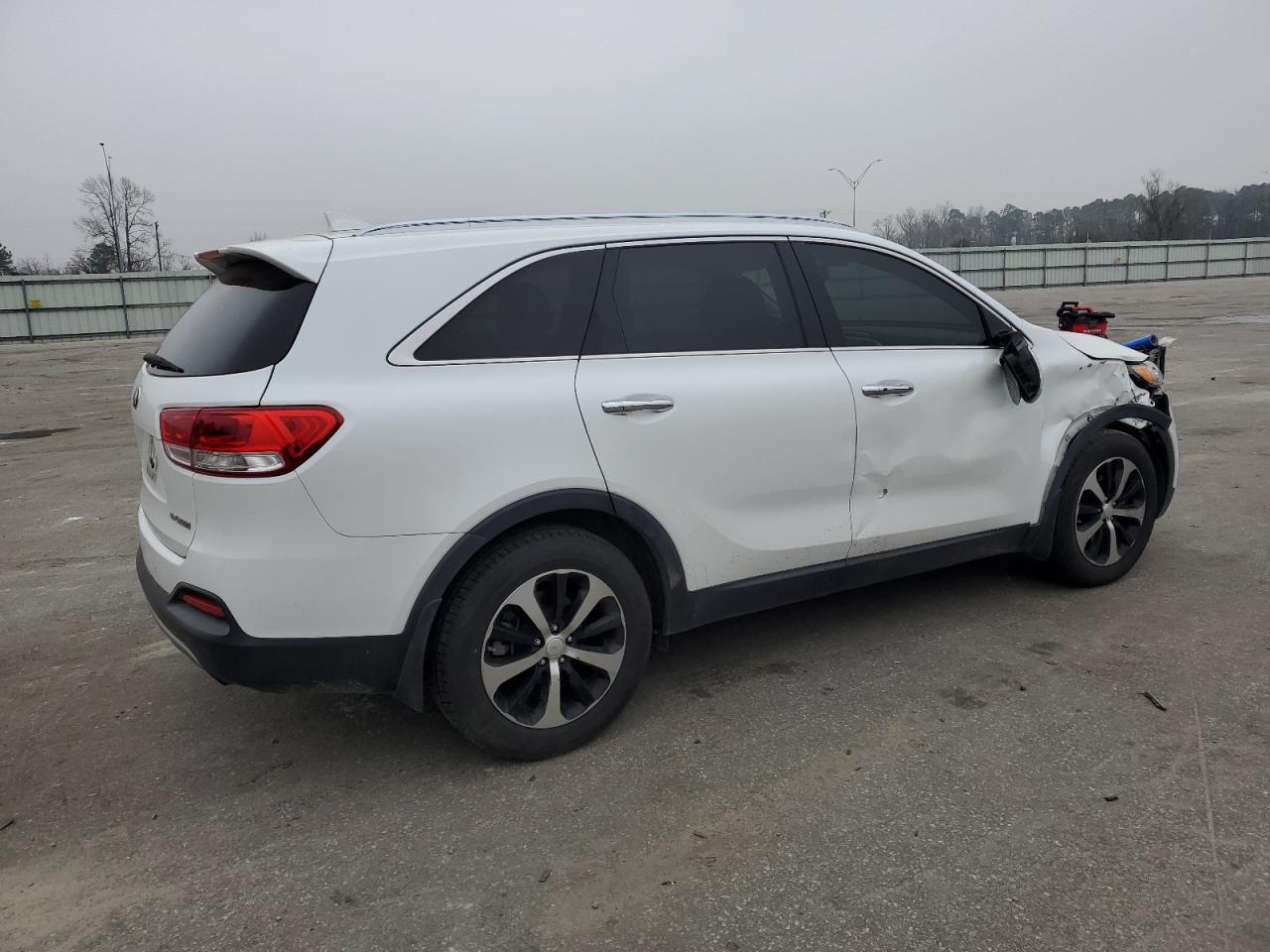 2016 Kia Sorento - Image 3