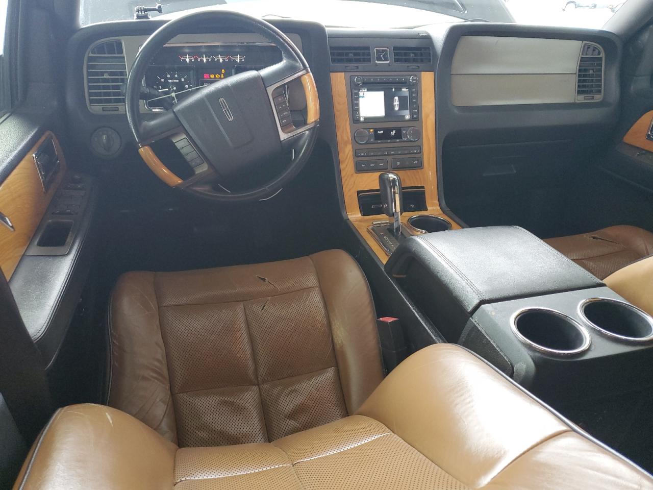 2013 Lincoln Navigator - Image 8