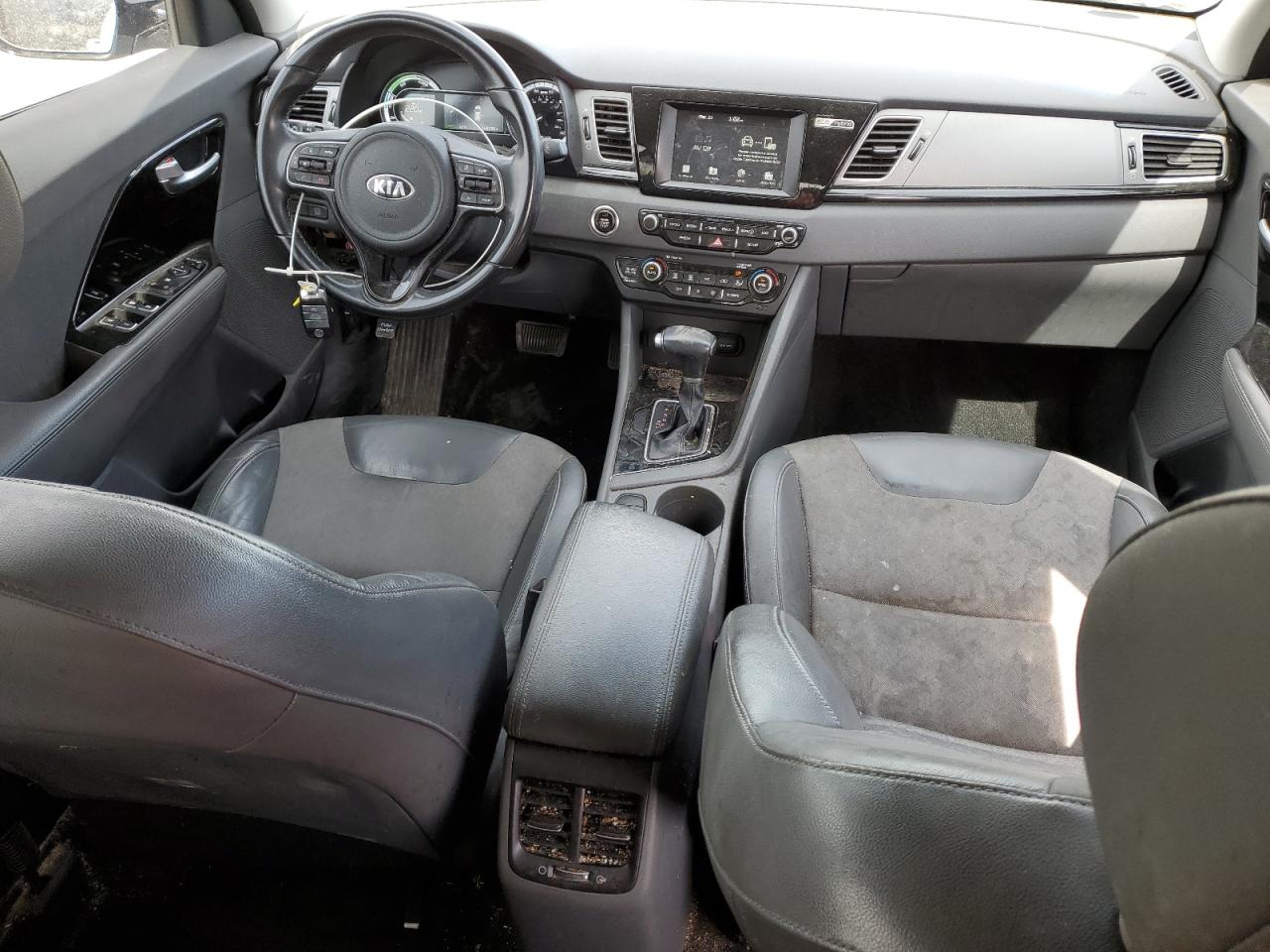 KNDCC3LC1H5068740 2017 Kia Niro Ex