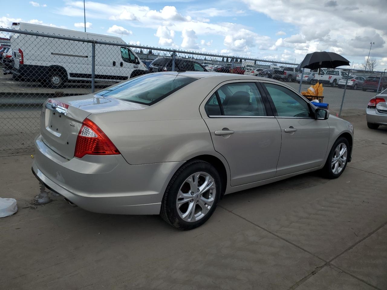 2010 Ford Fusion - Image 3