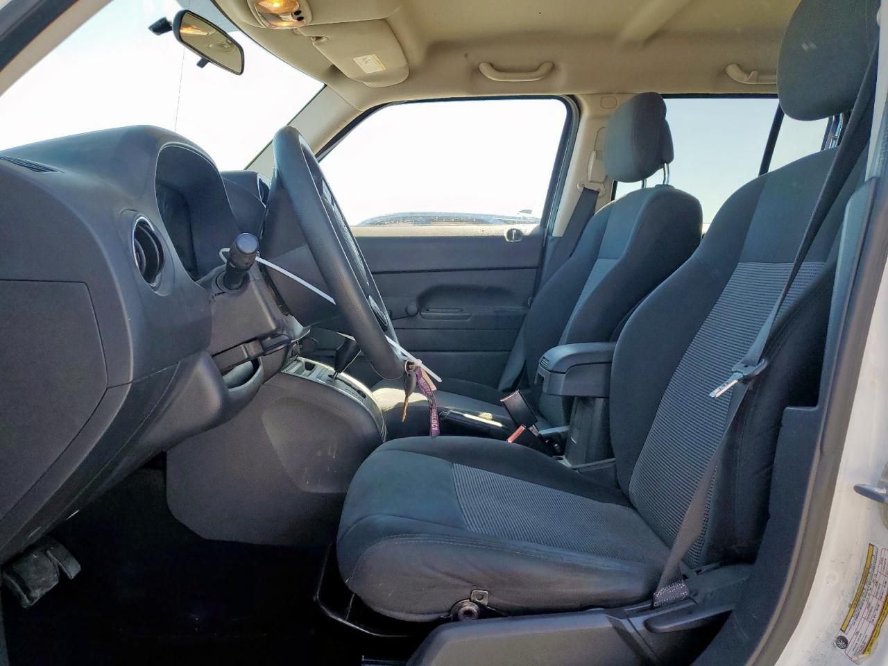 2011 Jeep Liberty (Patriot) - Image 7