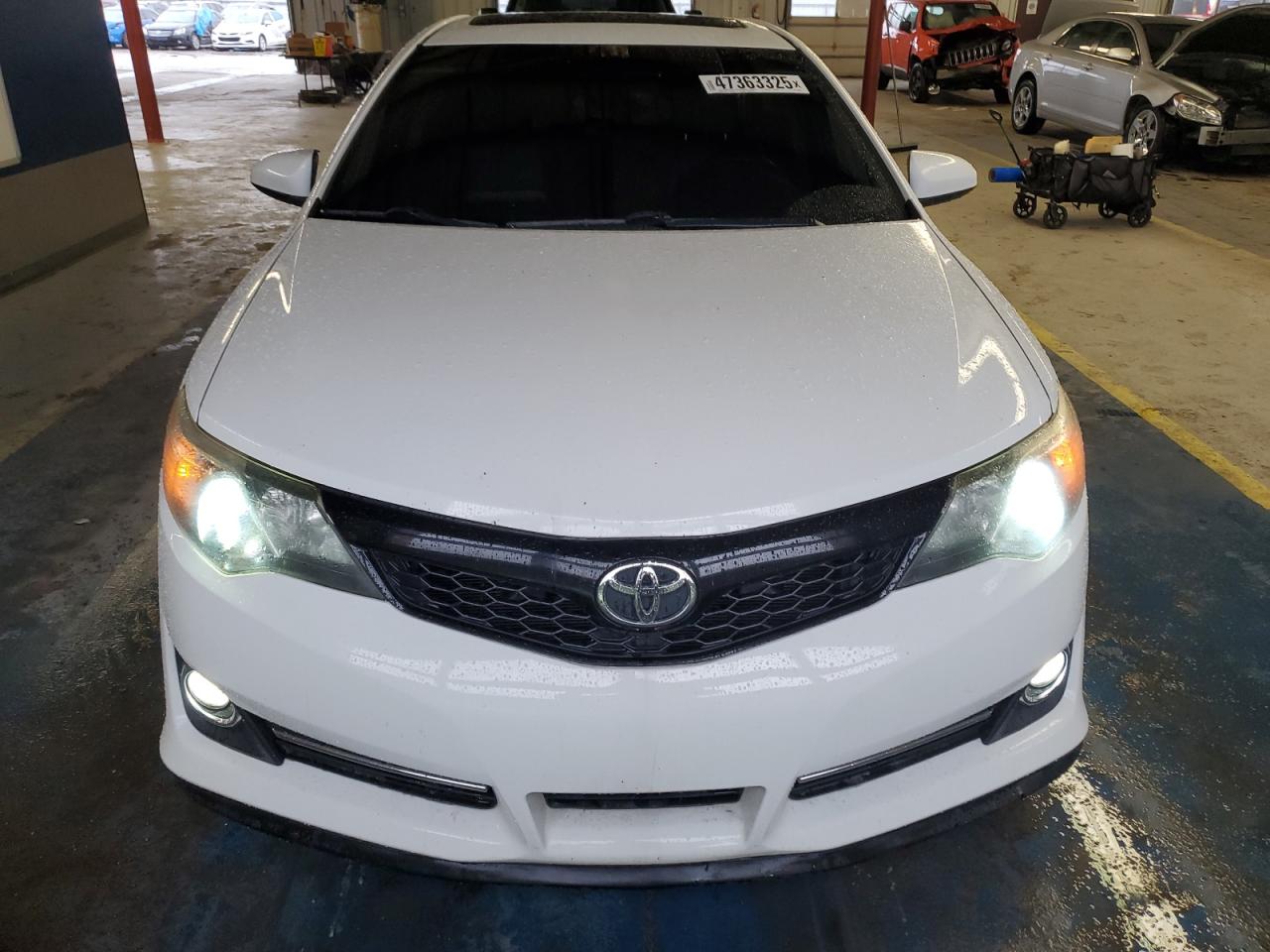 2014 Toyota Camry - Image 5