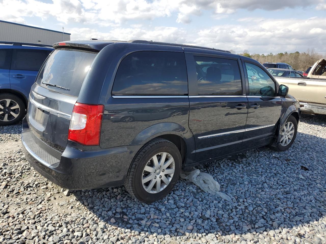 2013 Chrysler Town & Country - Image 3