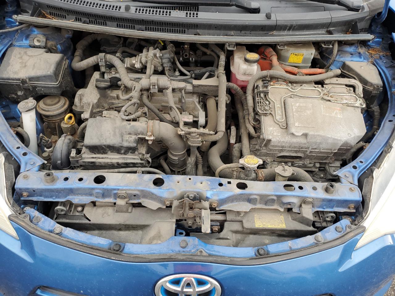 2012 Toyota Prius - Image 13
