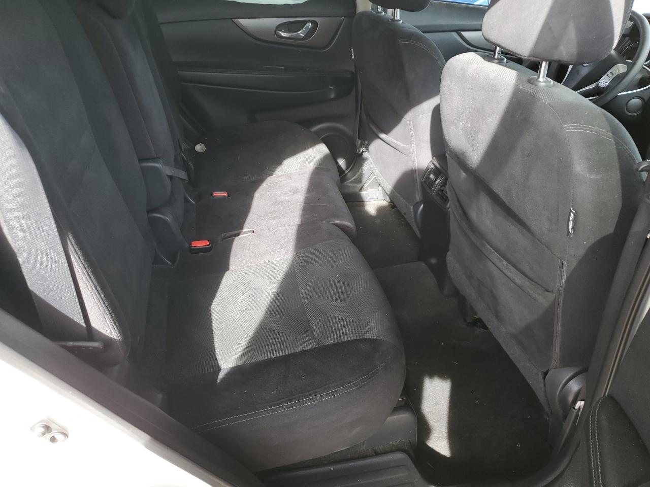 2015 Nissan Rogue - Image 11