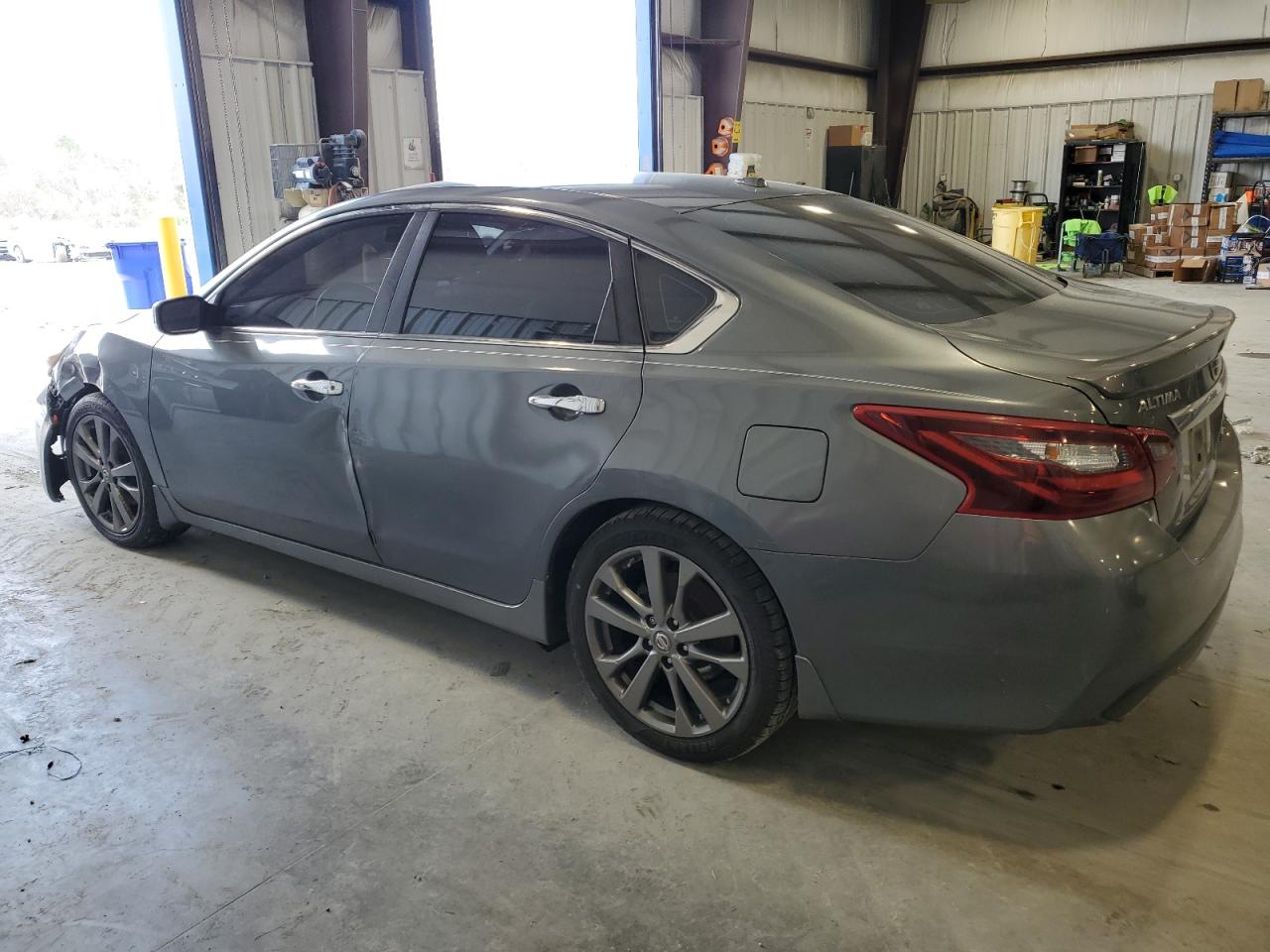 2018 Nissan Altima - Image 2