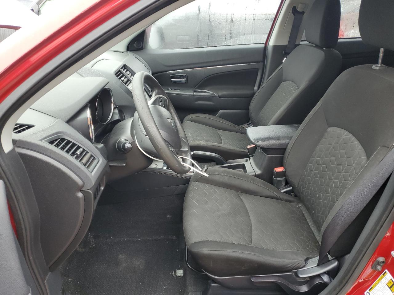 2020 Mitsubishi Outlander - Image 7