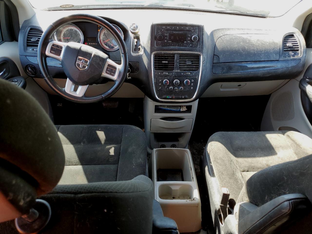 2015 Dodge Caravan - Image 8