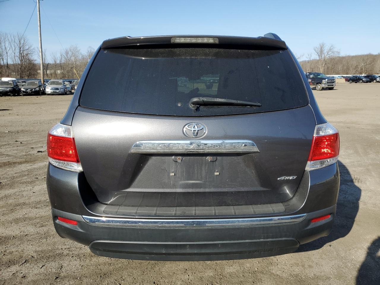 2013 Toyota Highlander - Image 6