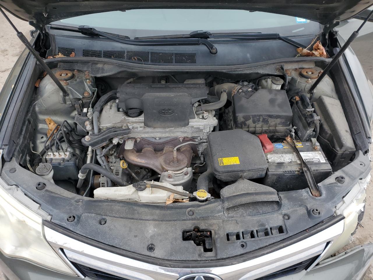 2012 Toyota Camry - Image 11