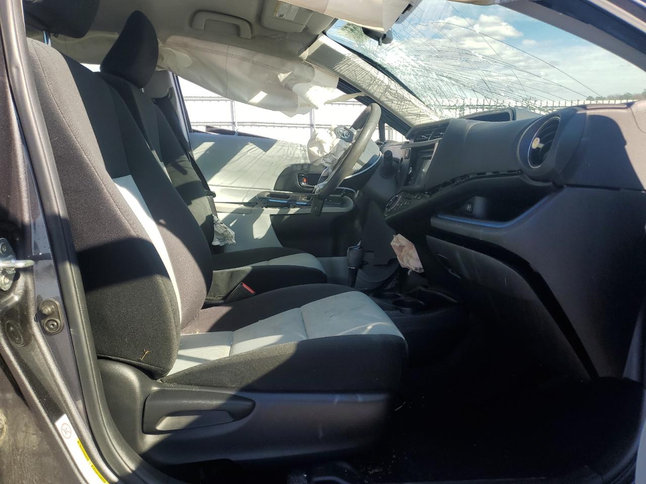 2013 Toyota Prius C VIN: JTDKDTB3XD1539909 Lot: 49312555