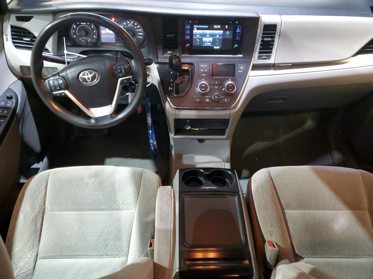 2015 Toyota Sienna - Image 8