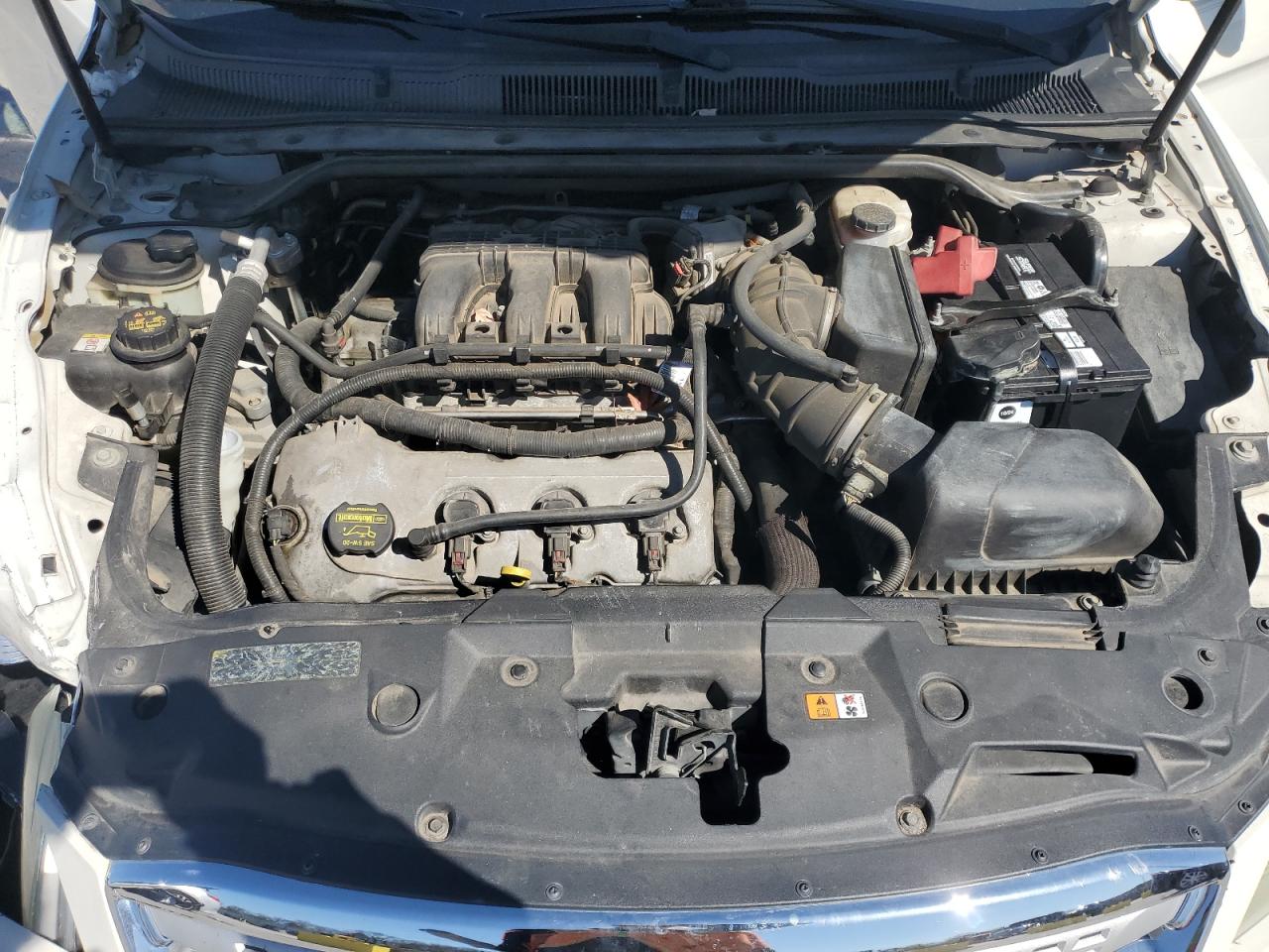 2010 Ford Taurus - Image 13