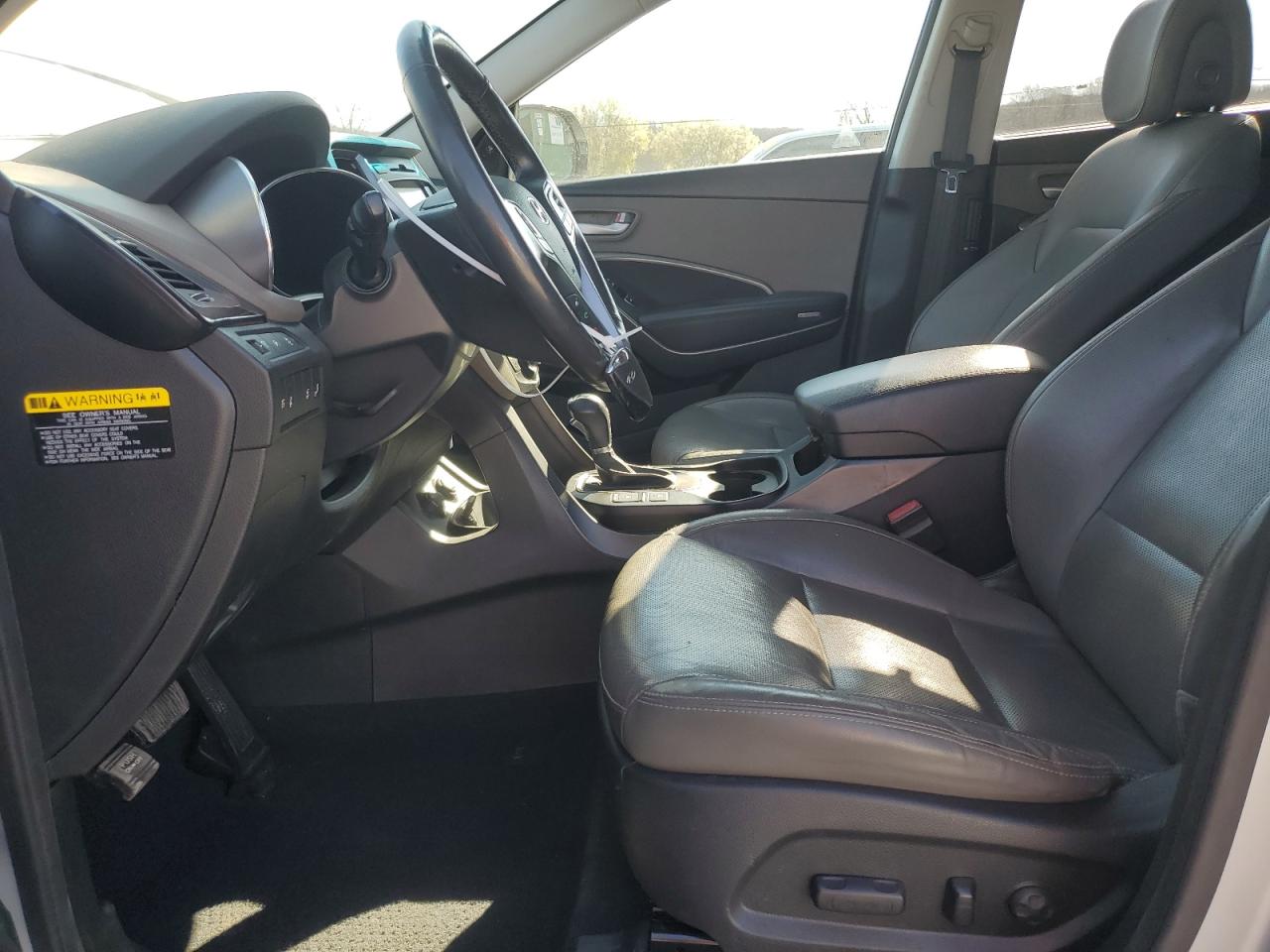 2016 Hyundai Santa Fe - Image 7