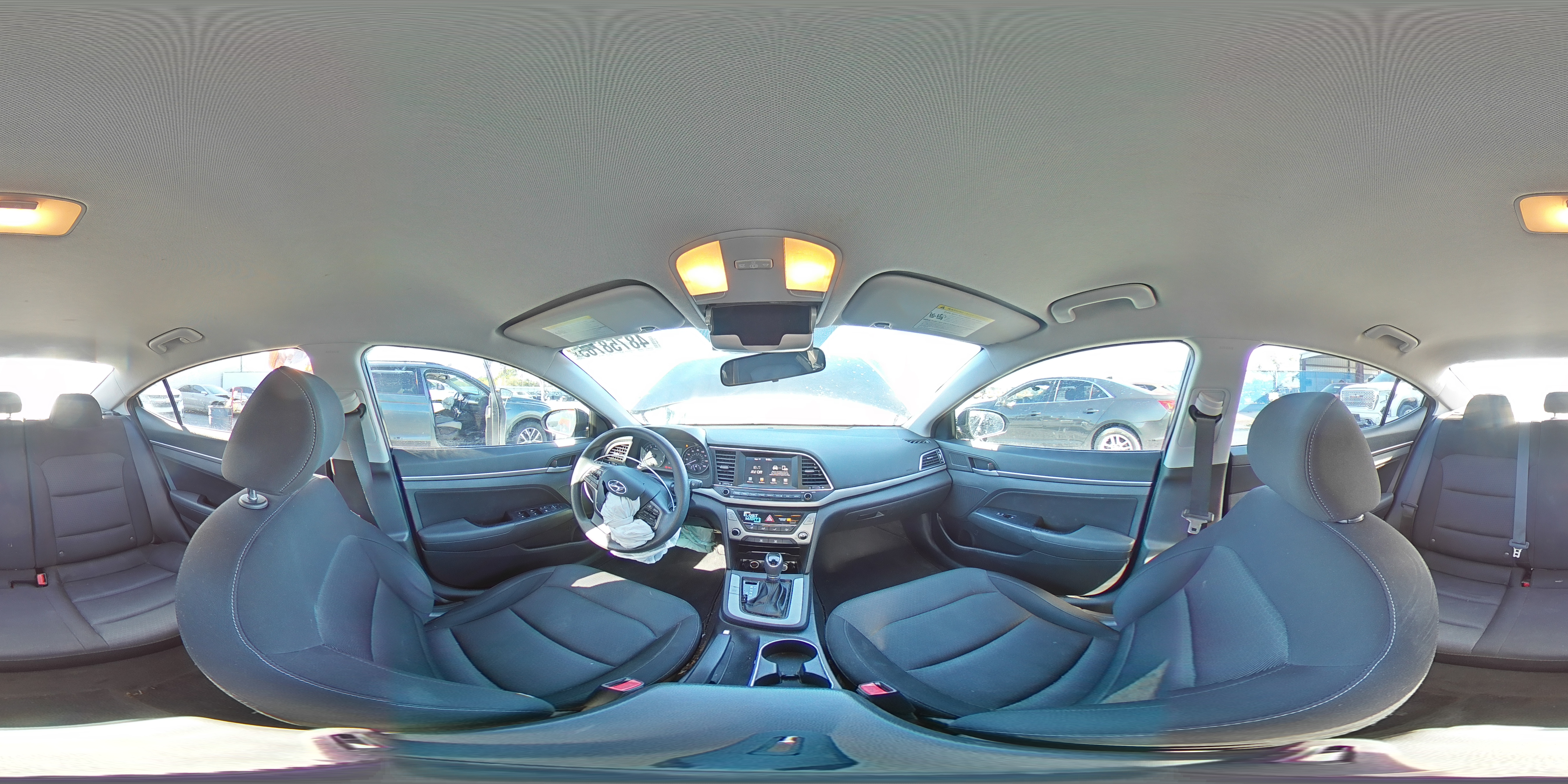 2018 Hyundai Elantra - Image 15