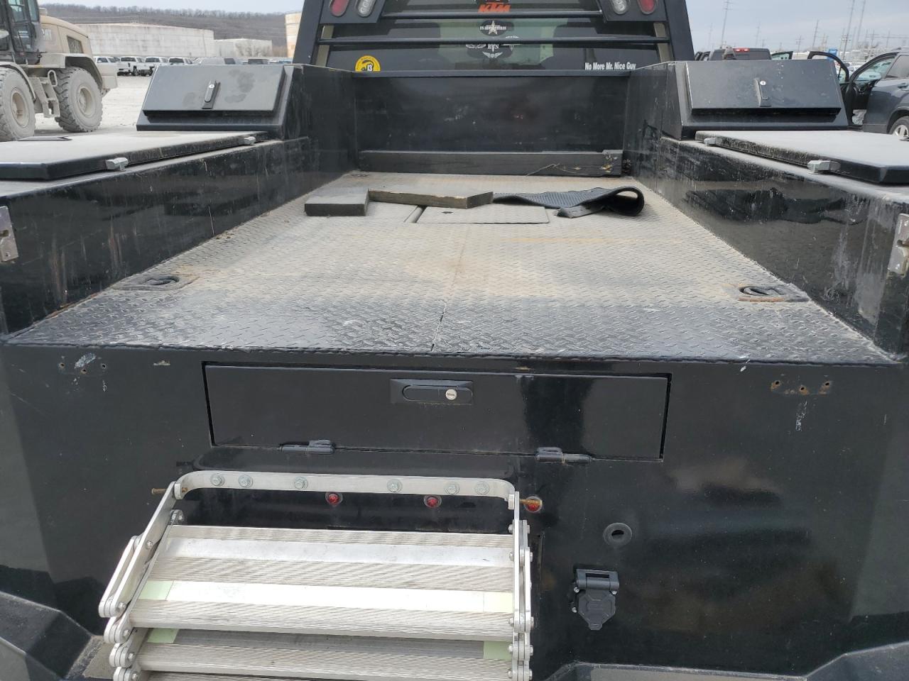 2018 RAM 3500 - Image 10