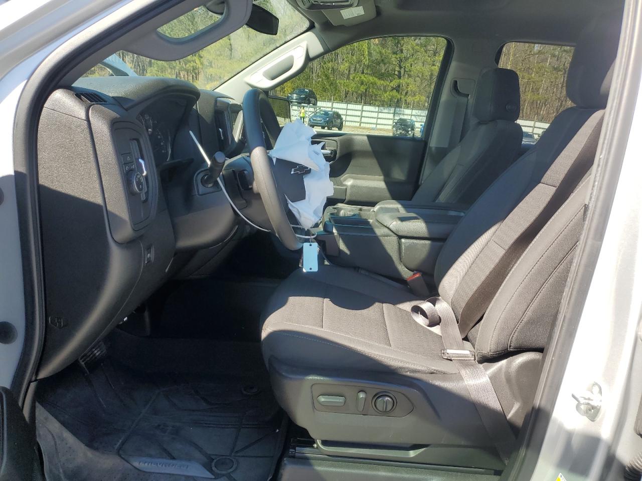 2022 Chevrolet Silverado - Image 7