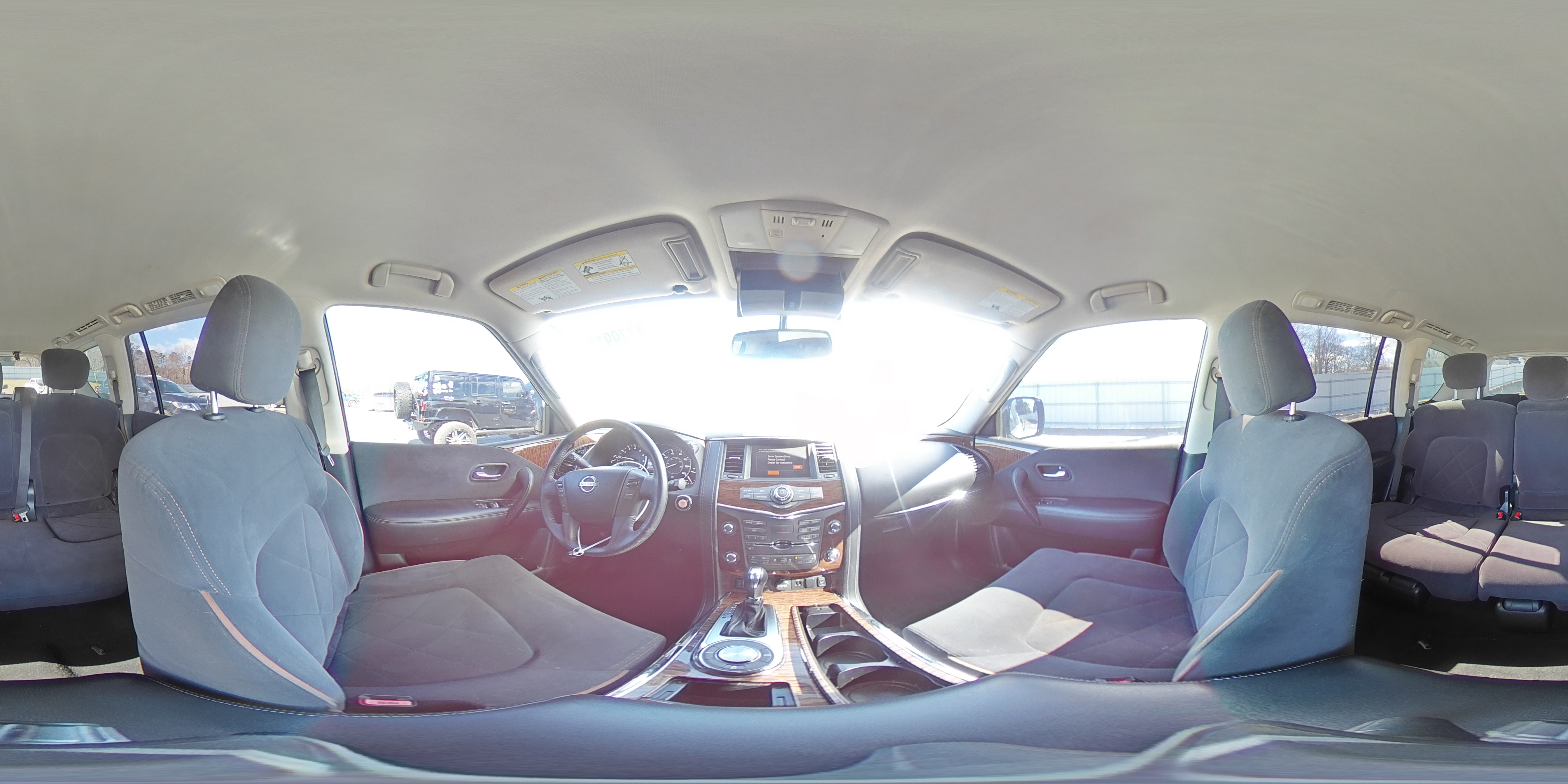 2018 Nissan Armada - Image 13