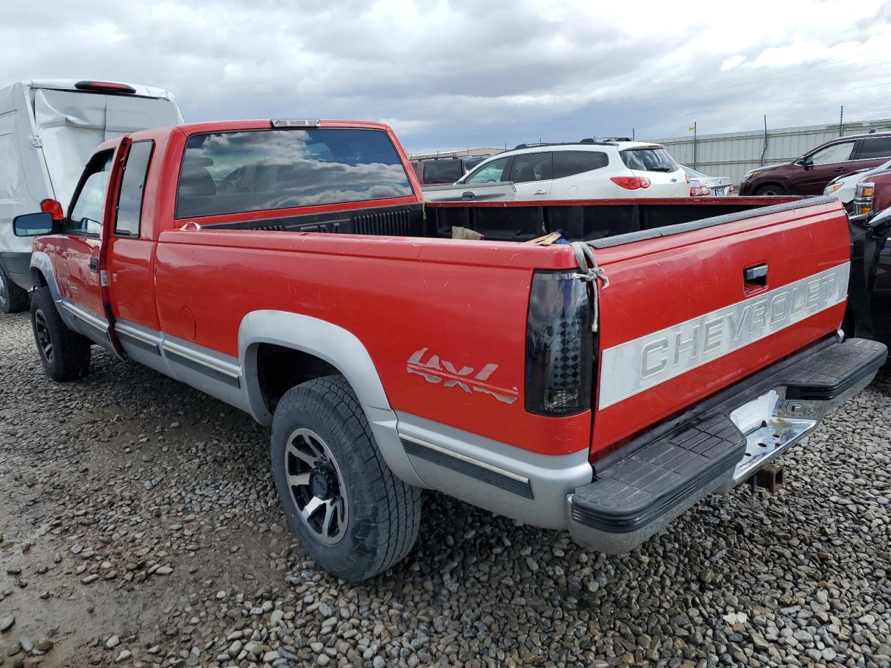 1997 Chevrolet GMT-400 - Image 2