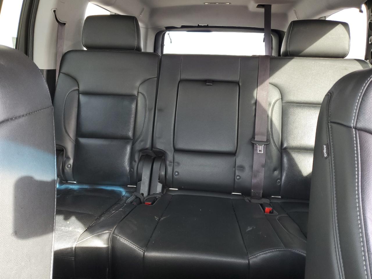 2017 GMC Yukon - Image 10