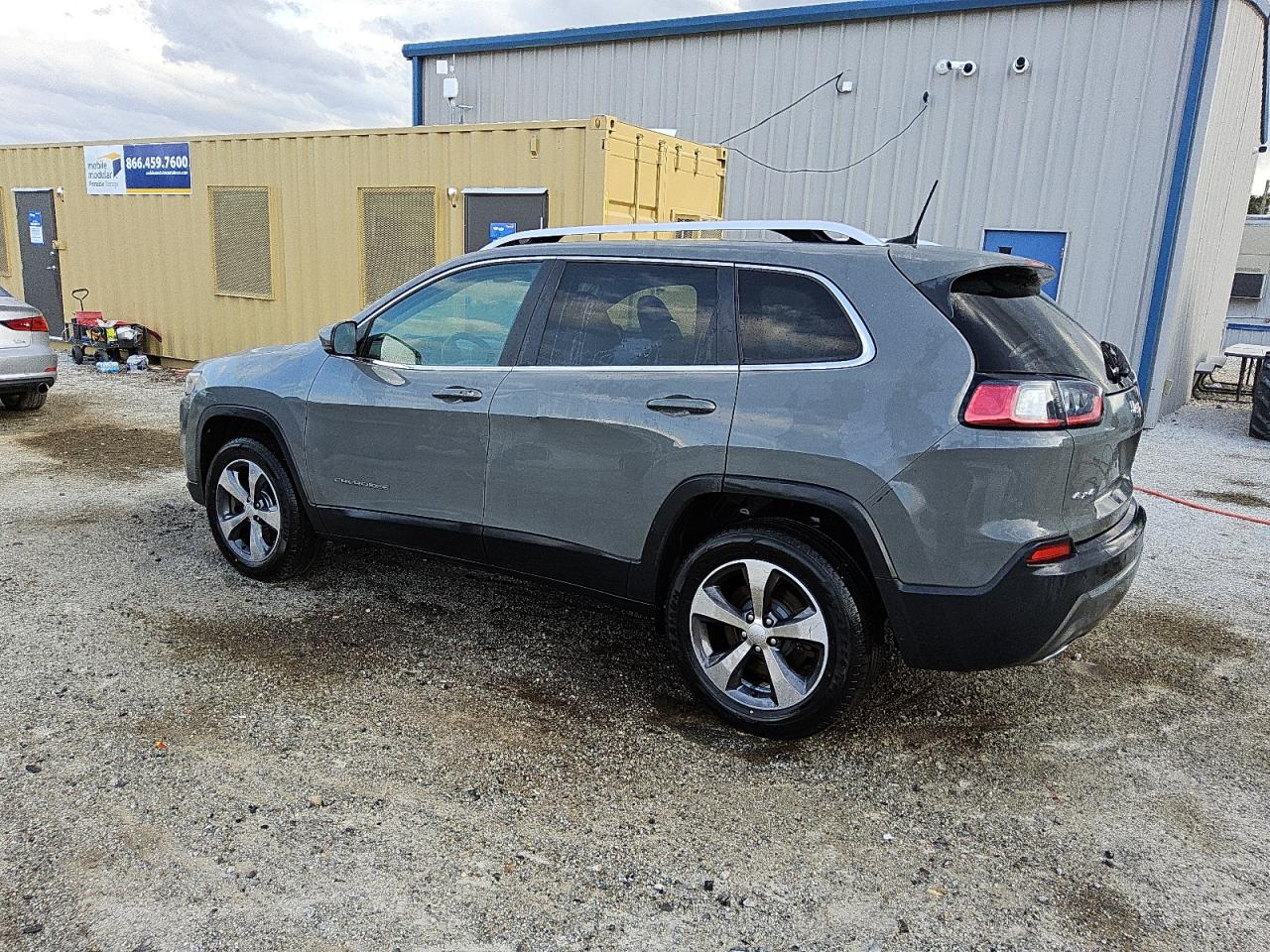 2020 Jeep Grand Cherokee - Image 2