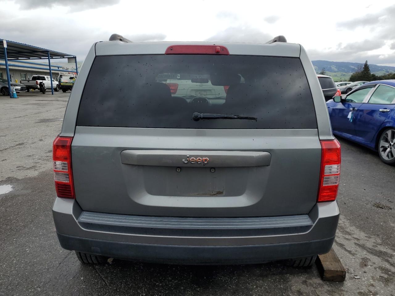 2012 Jeep Liberty (Patriot) - Image 6