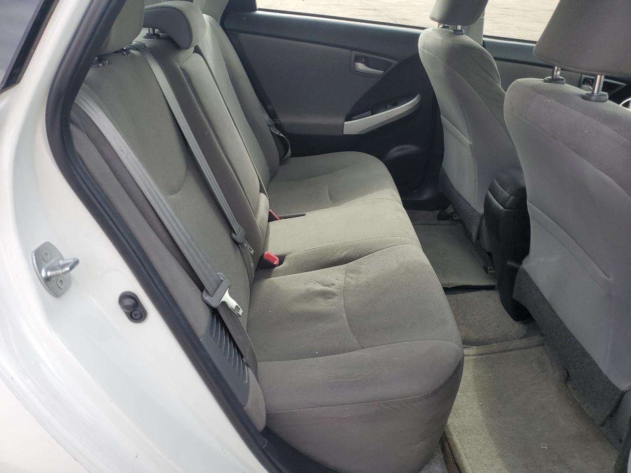 2014 Toyota Prius - Image 10