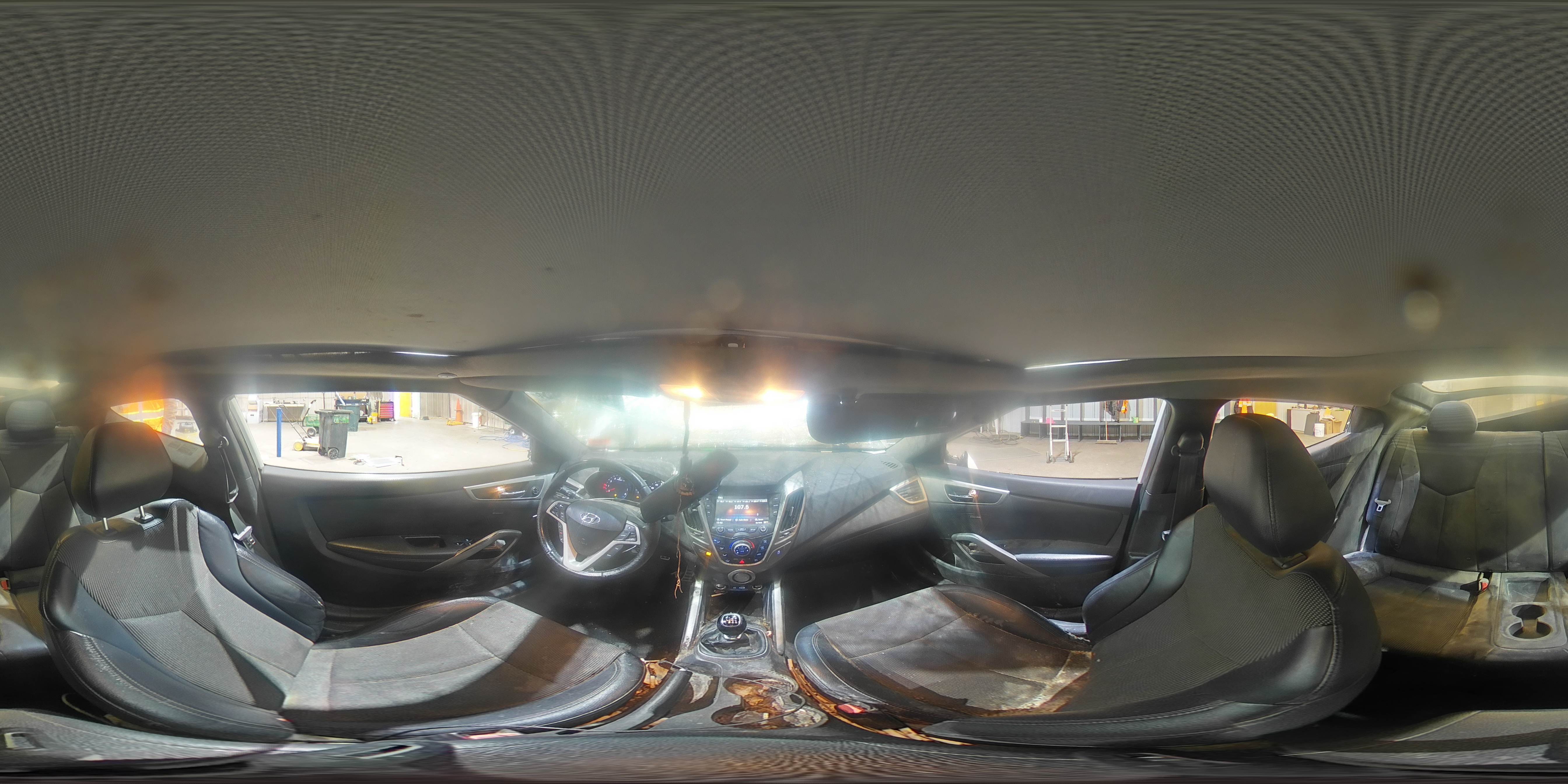 2013 Hyundai Veloster - Image 13