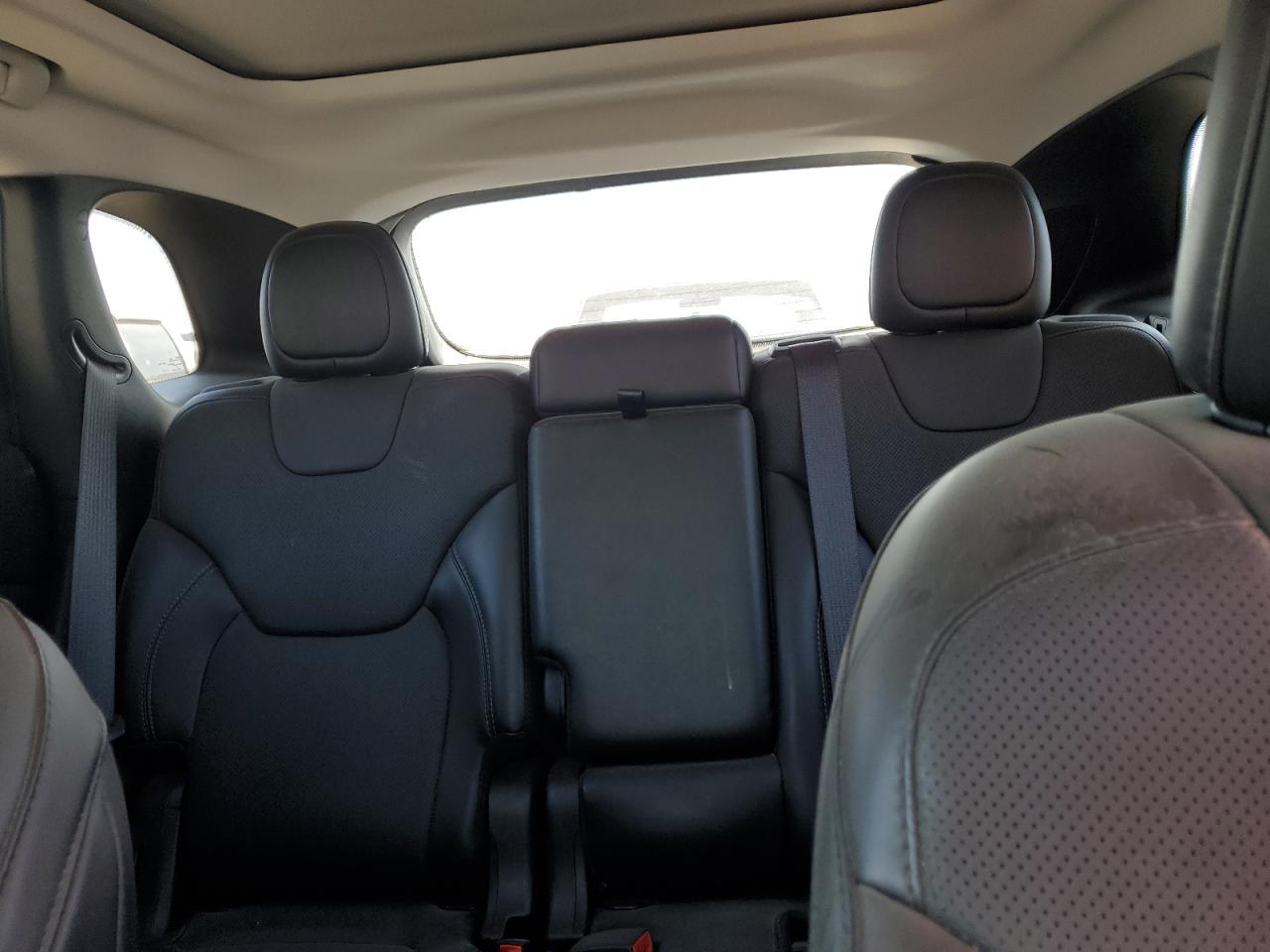 2019 Jeep Grand Cherokee - Image 10