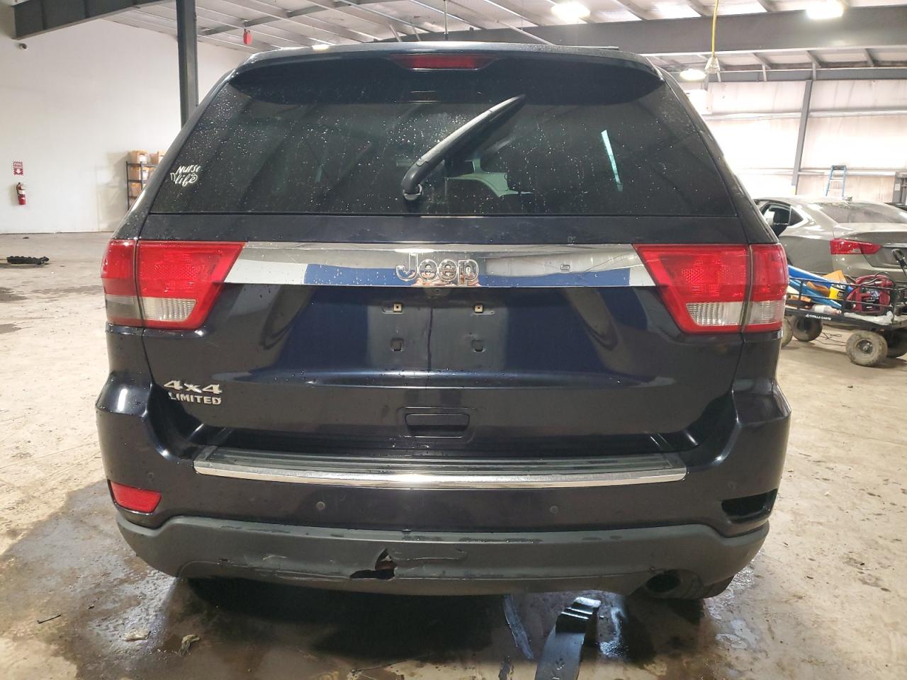 2011 Jeep Grand Cherokee - Image 6