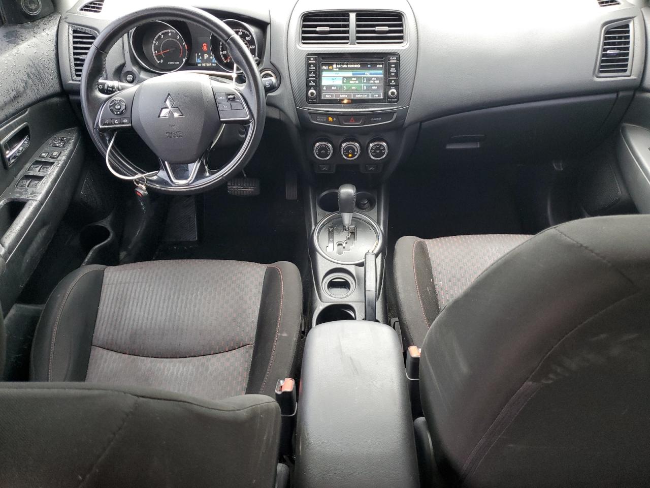 2017 Mitsubishi Outlander - Image 8