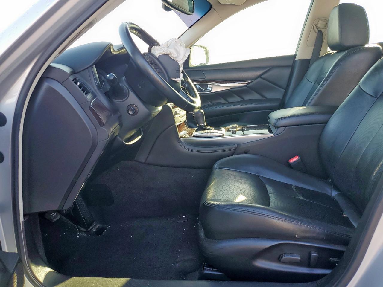 2013 Infiniti M - Image 7