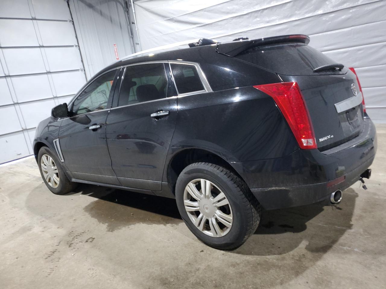 2015 Cadillac SRX - Image 2