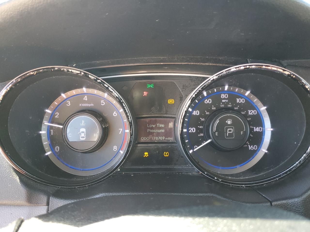 2014 Hyundai Sonata - Image 9
