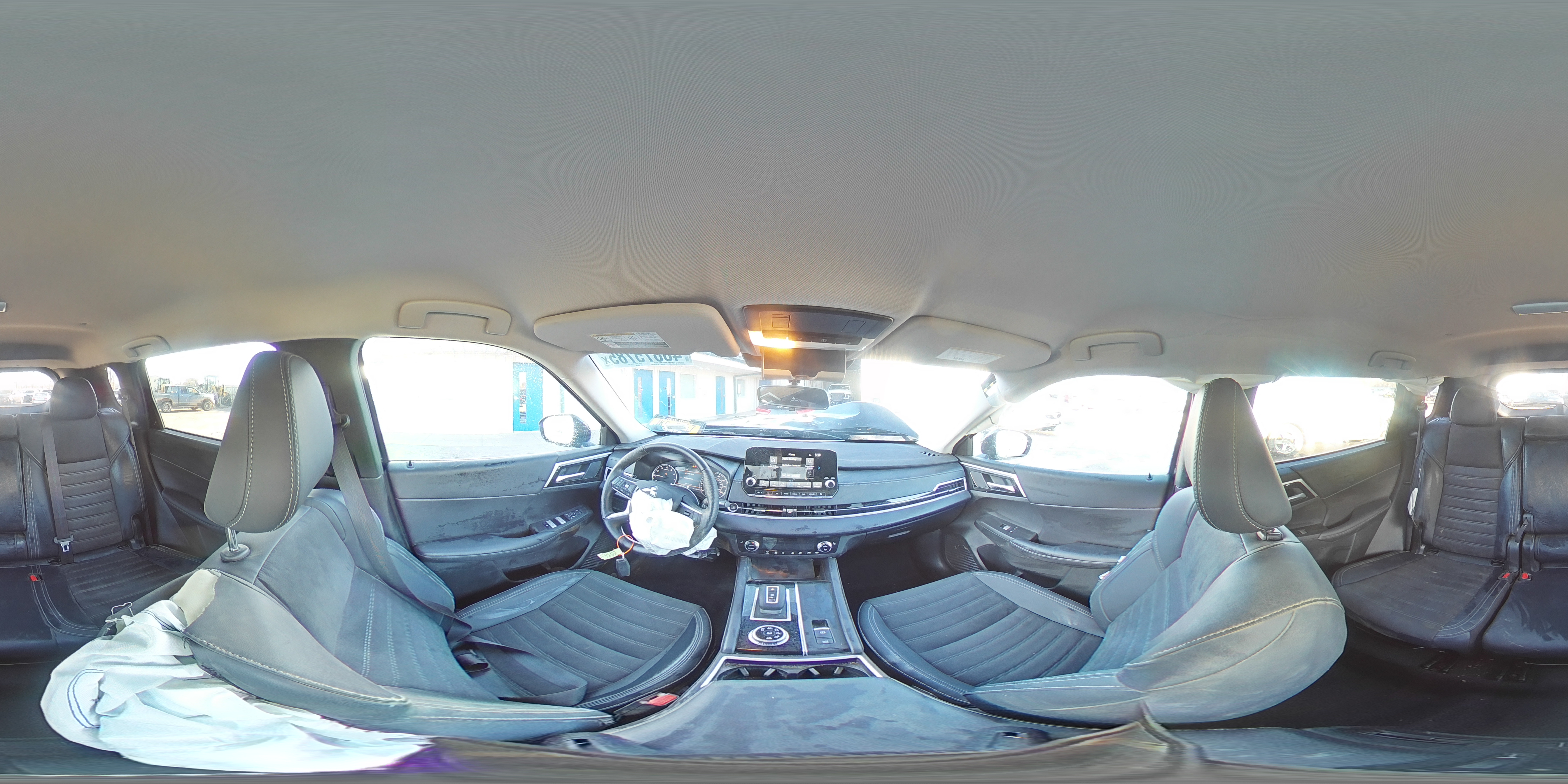 2024 Mitsubishi Outlander - Image 16