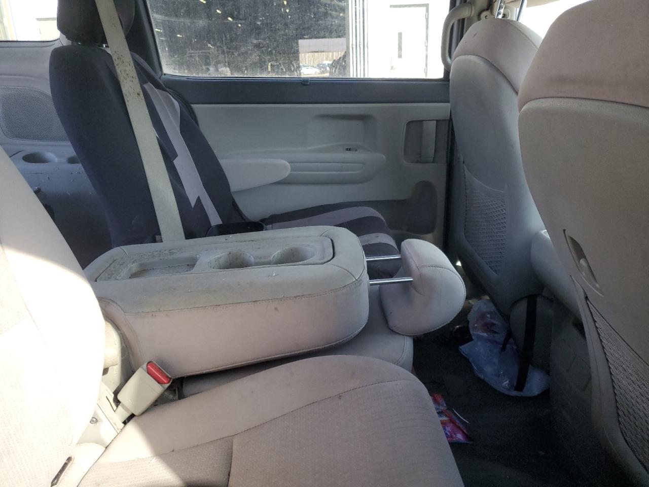 2016 Kia Sedona - Image 11