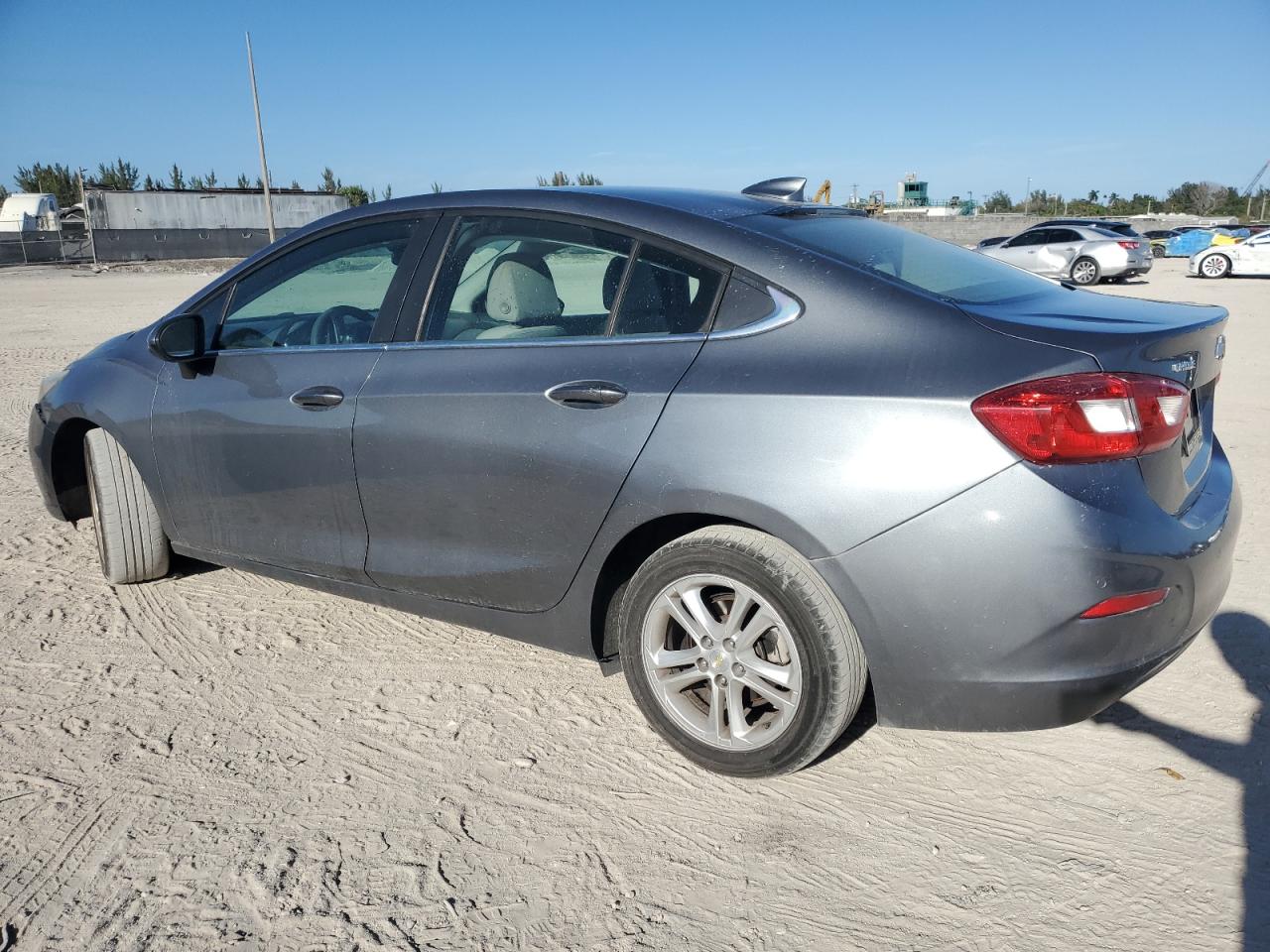 2018 Chevrolet Cruze - Image 2