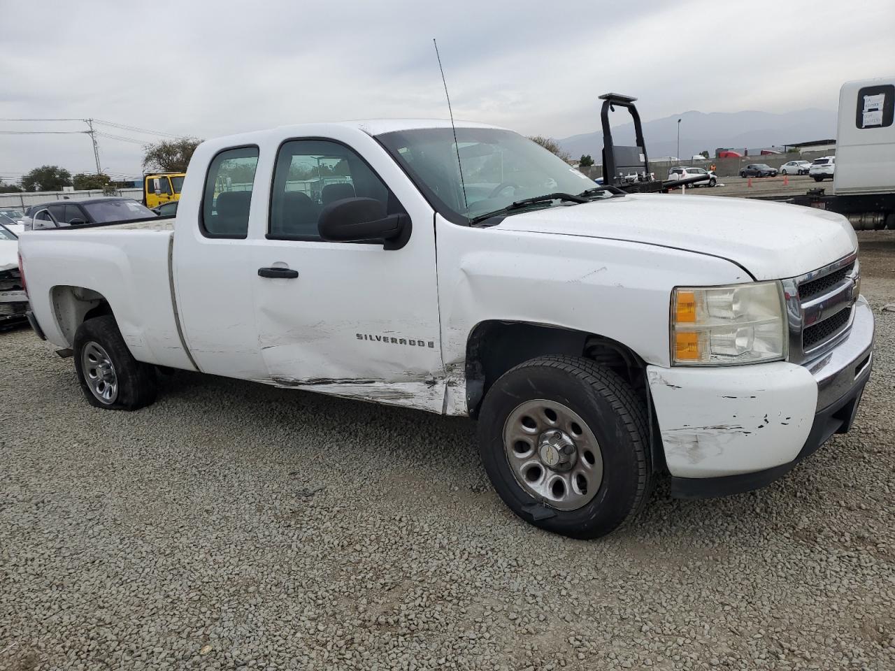 2009 Chevrolet Silverado - Image 4