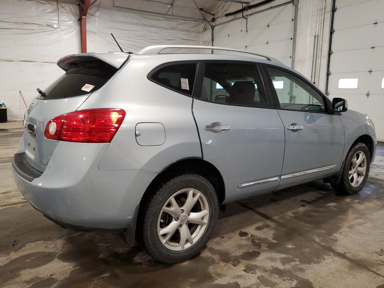 2011 Nissan Rogue - Image 3