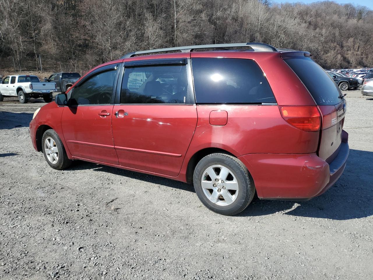 2005 Toyota Sienna - Image 2