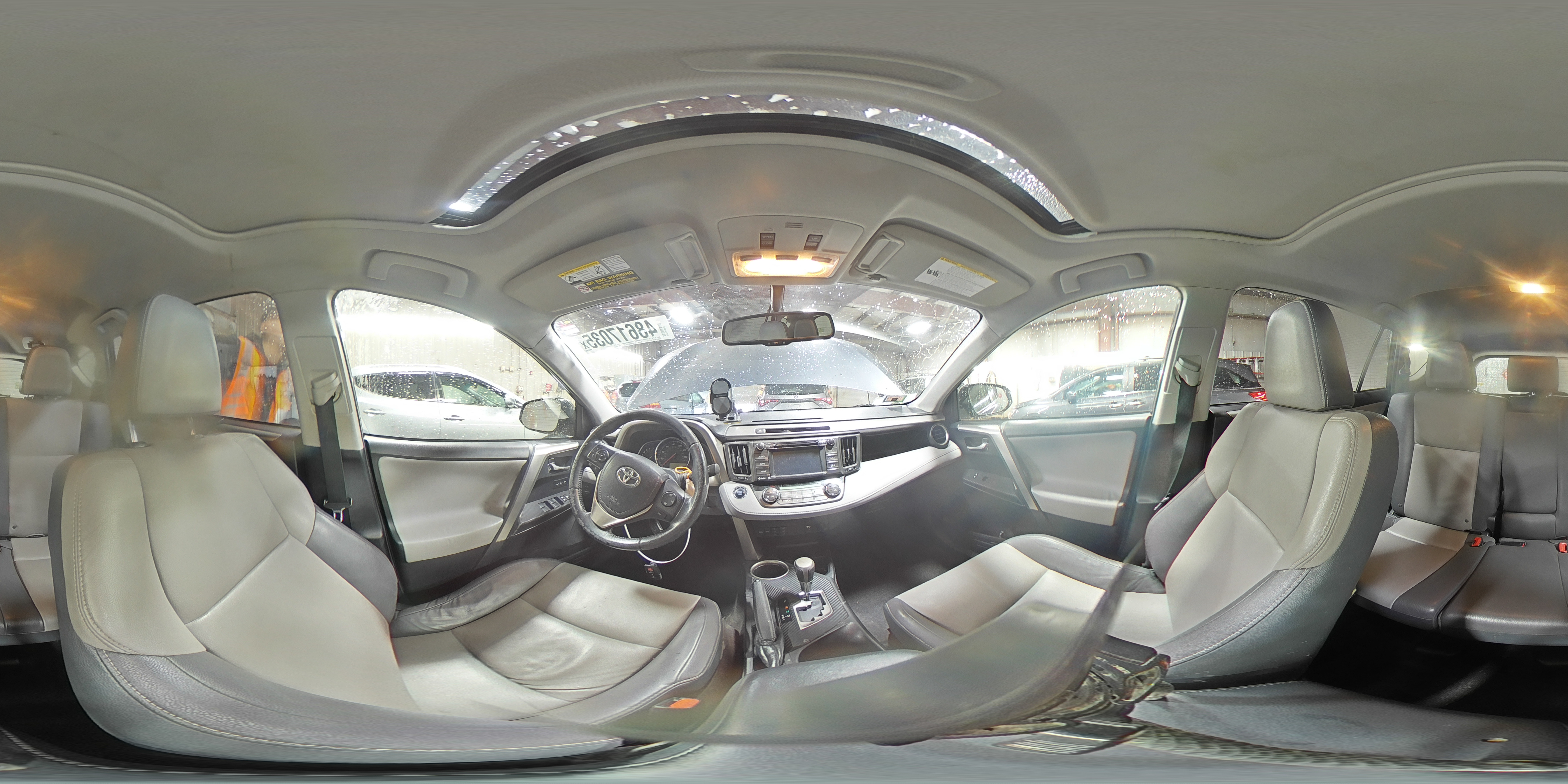 2015 Toyota RAV 4 - Image 13