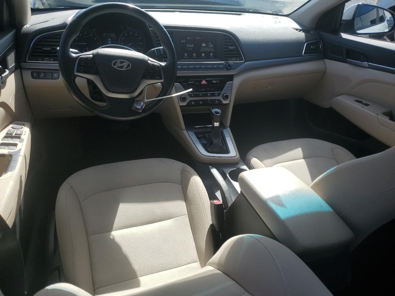 2018 Hyundai Elantra - Image 8