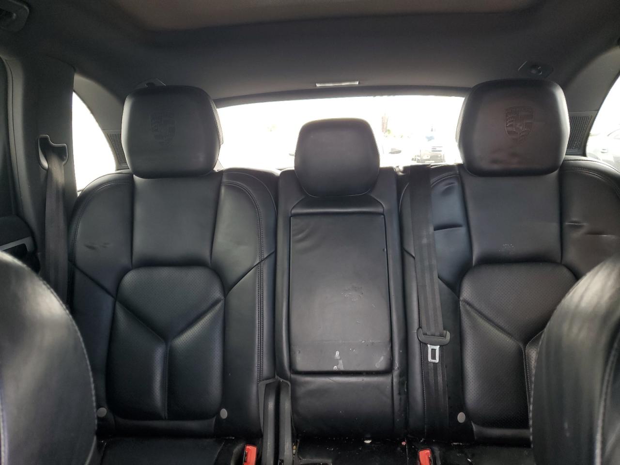2017 Porsche Cayenne - Image 10