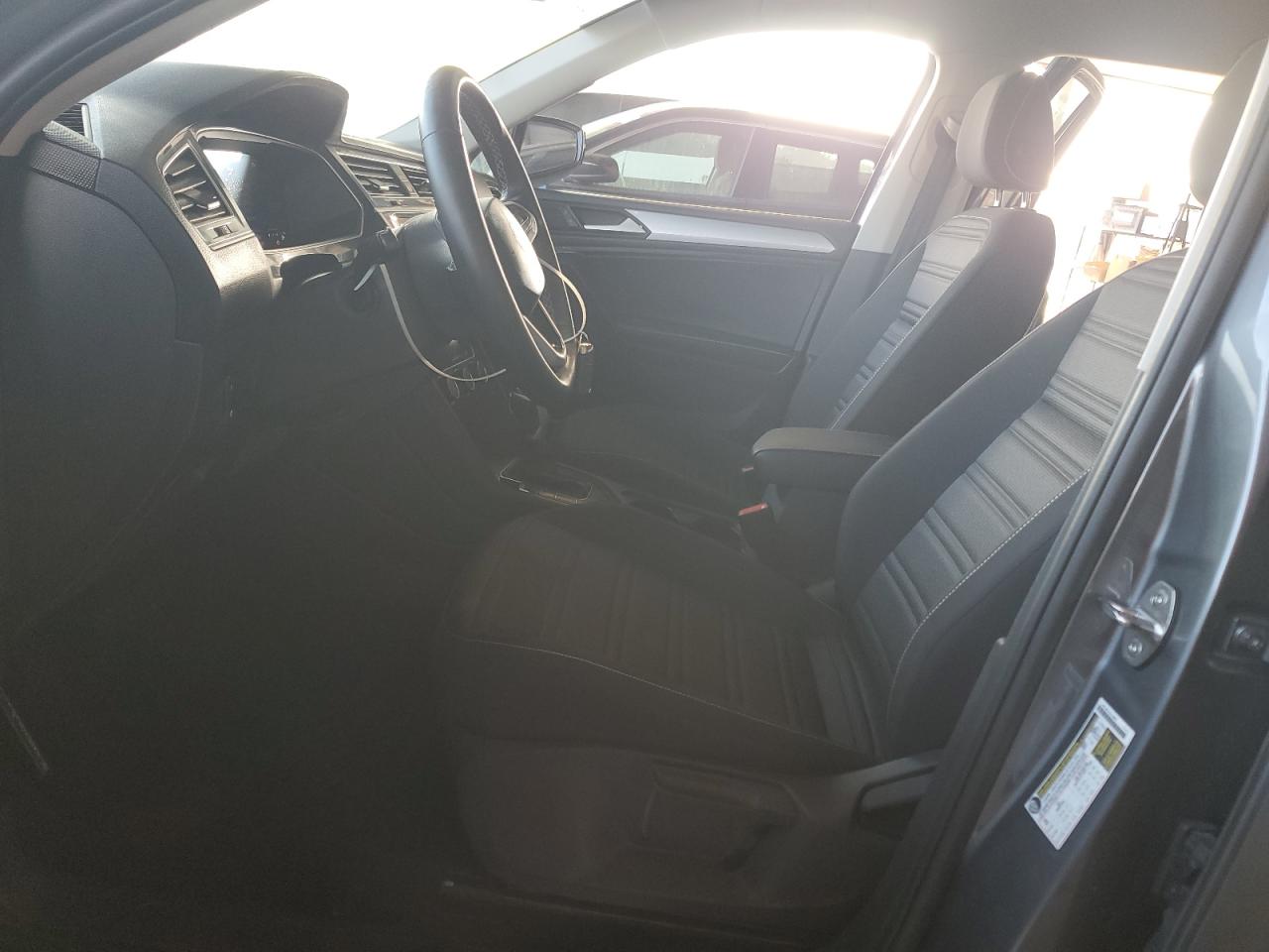 2024 Volkswagen Tiguan - Image 7