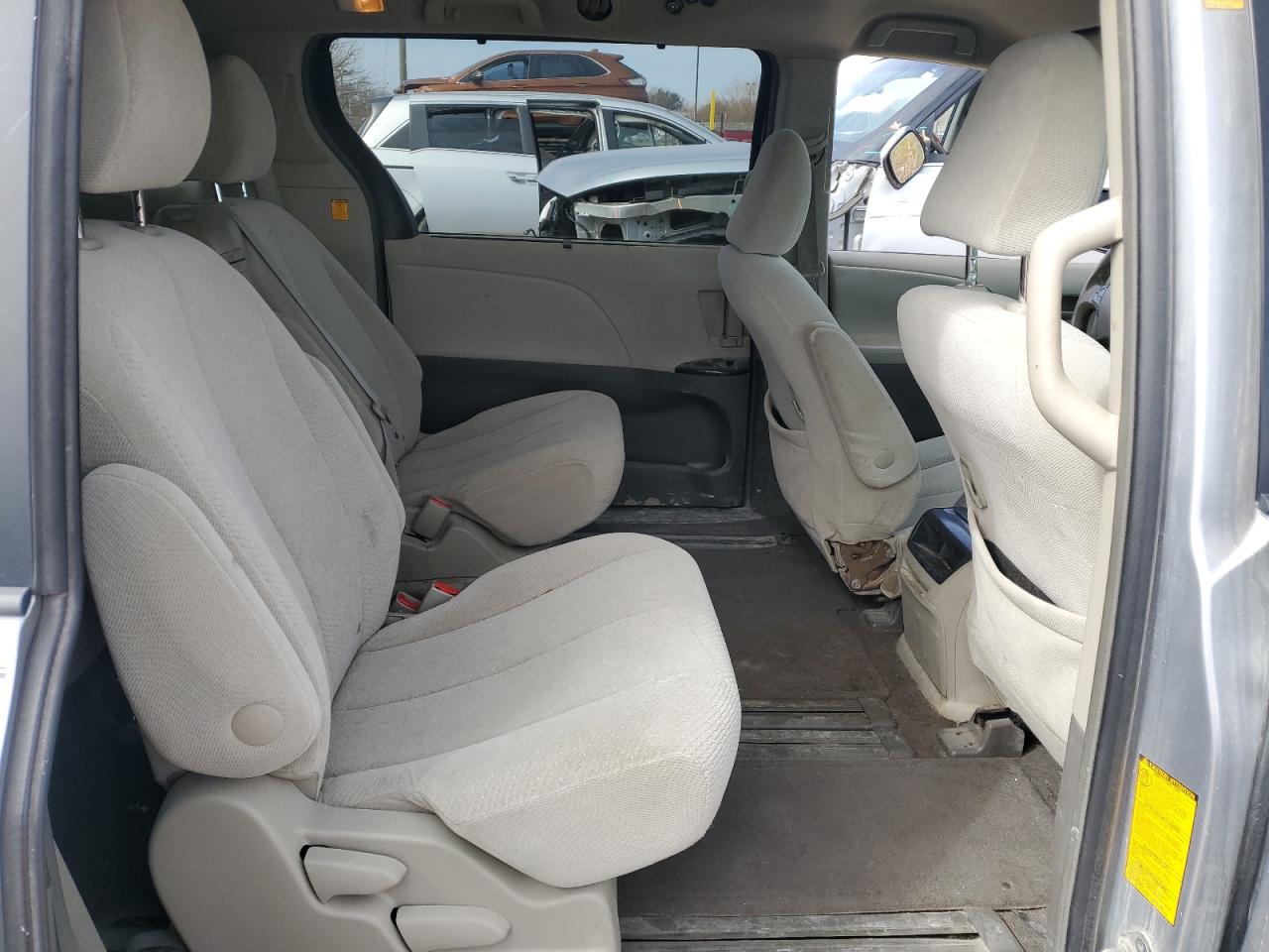 2011 Toyota Sienna - Image 10