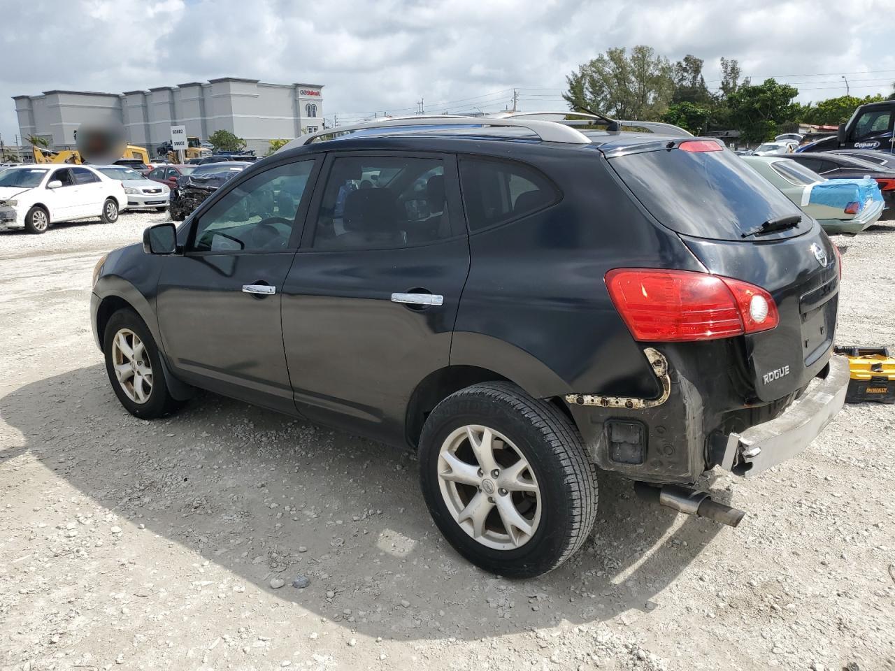 2010 Nissan Rogue - Image 2